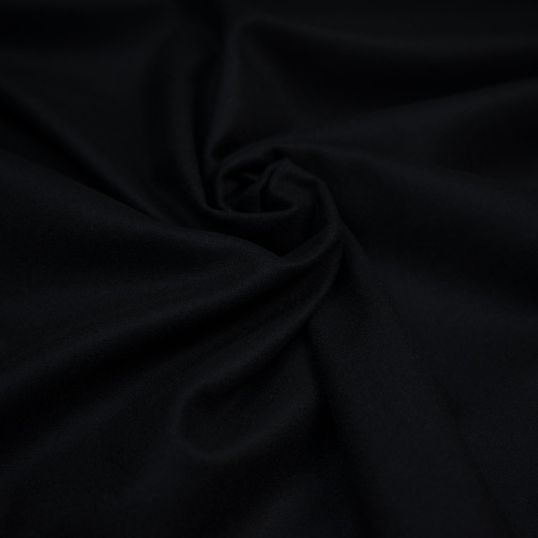 Lana medie negru latime 150 cm