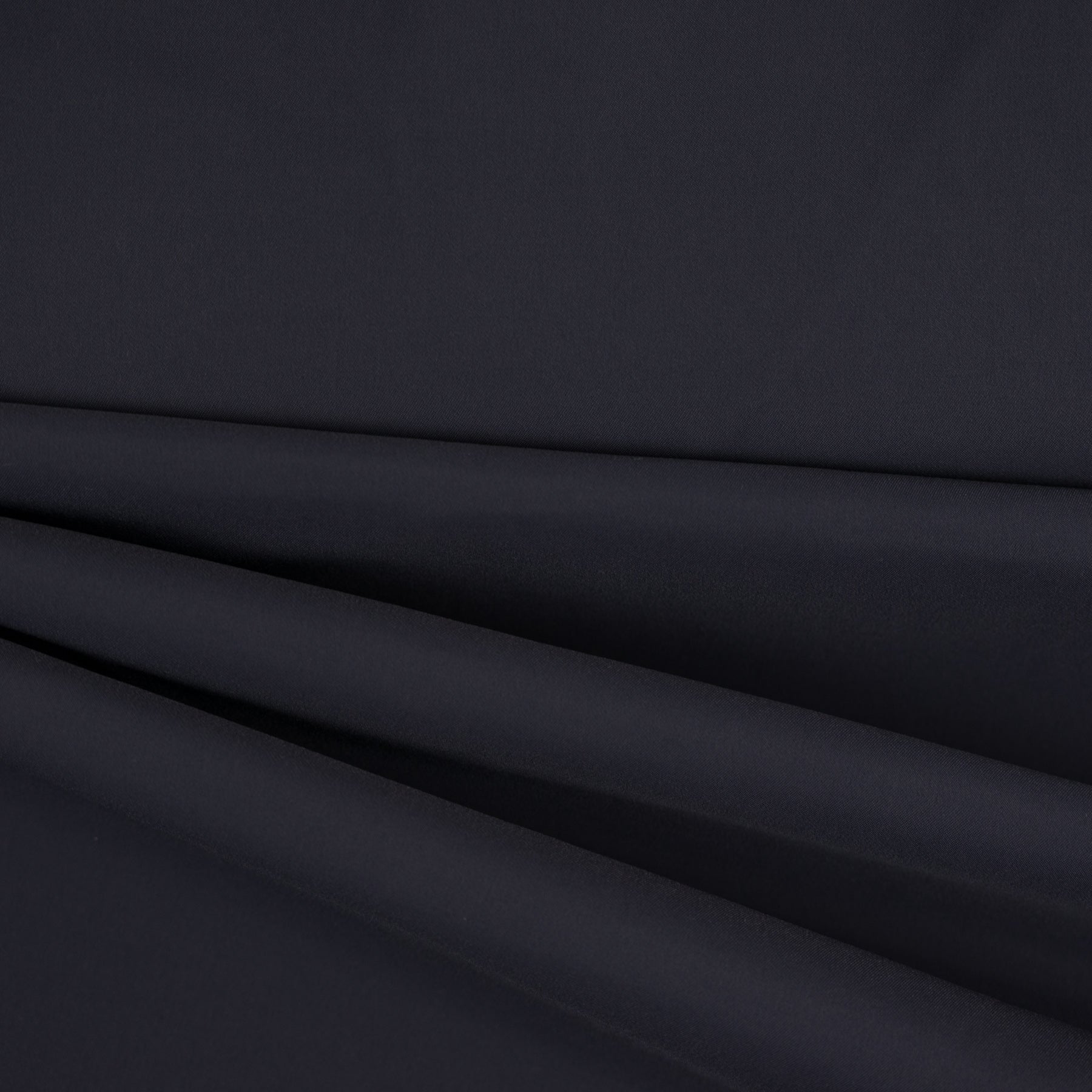 Stofa elastica culoare albastru inchis 100% polyester latime 140 cm