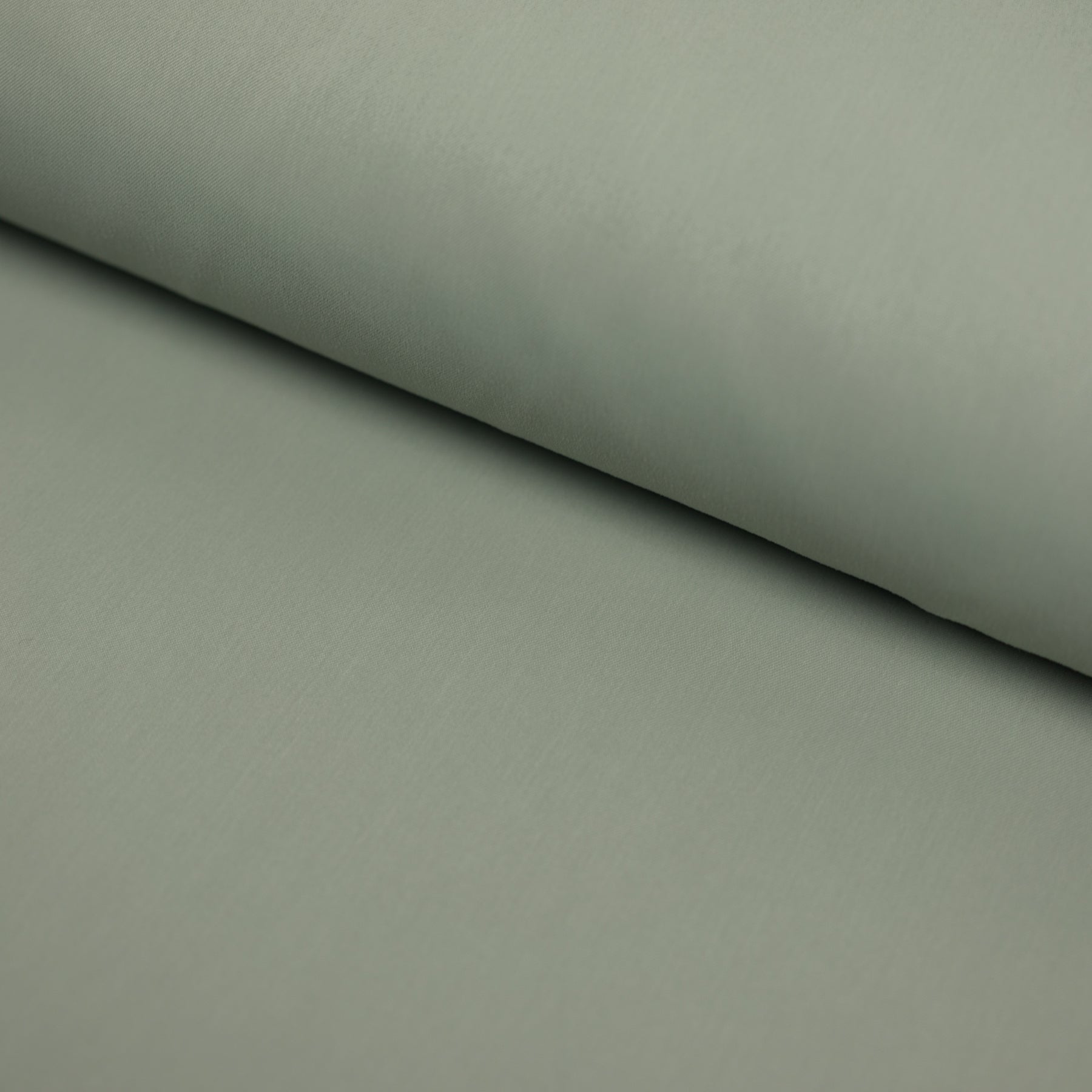 Stofa subtire elastica 100% polyester culoare menta latime 145 cm
