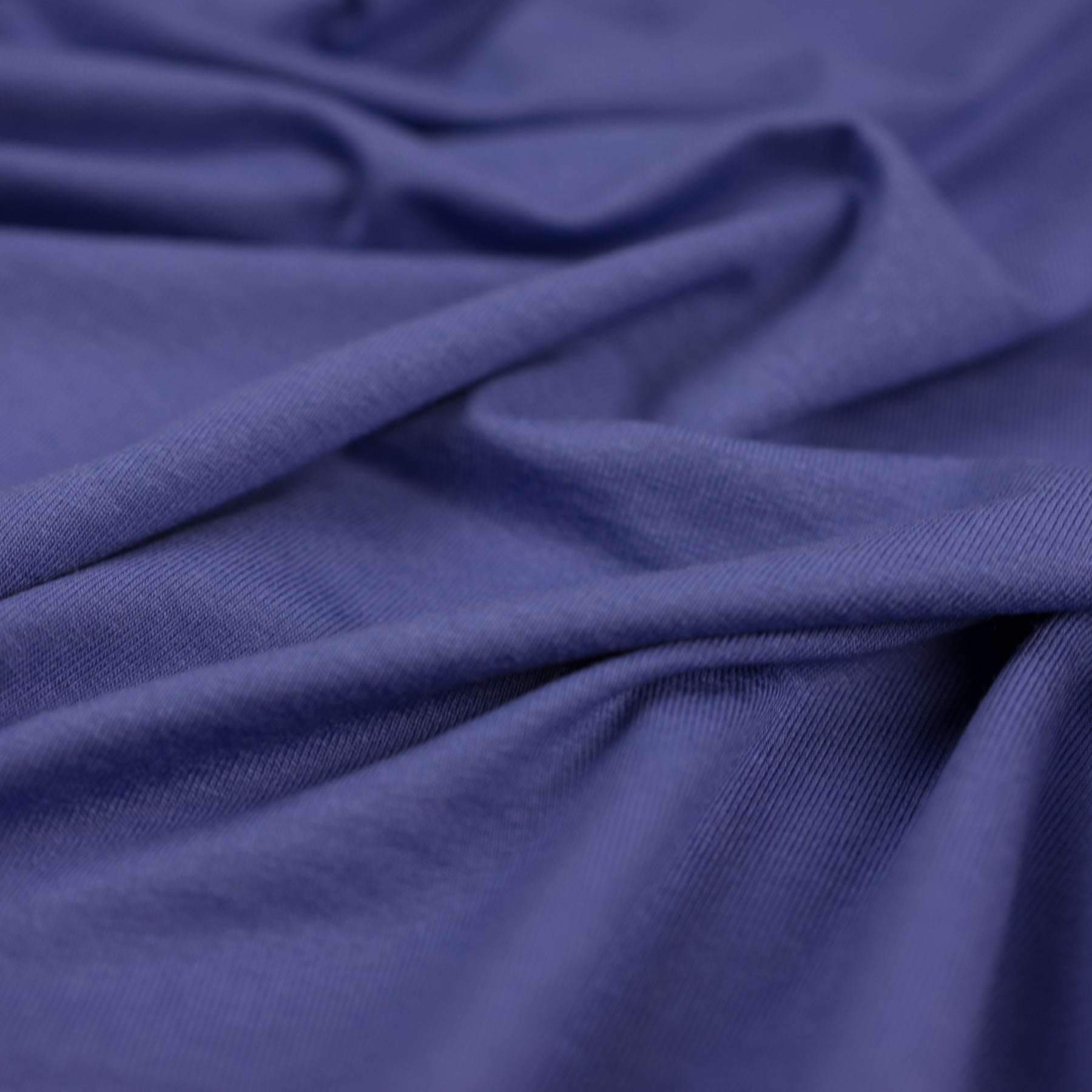 Viscoza elastica culoare mov albastrui latime 150 cm 80%VI 20%elastan