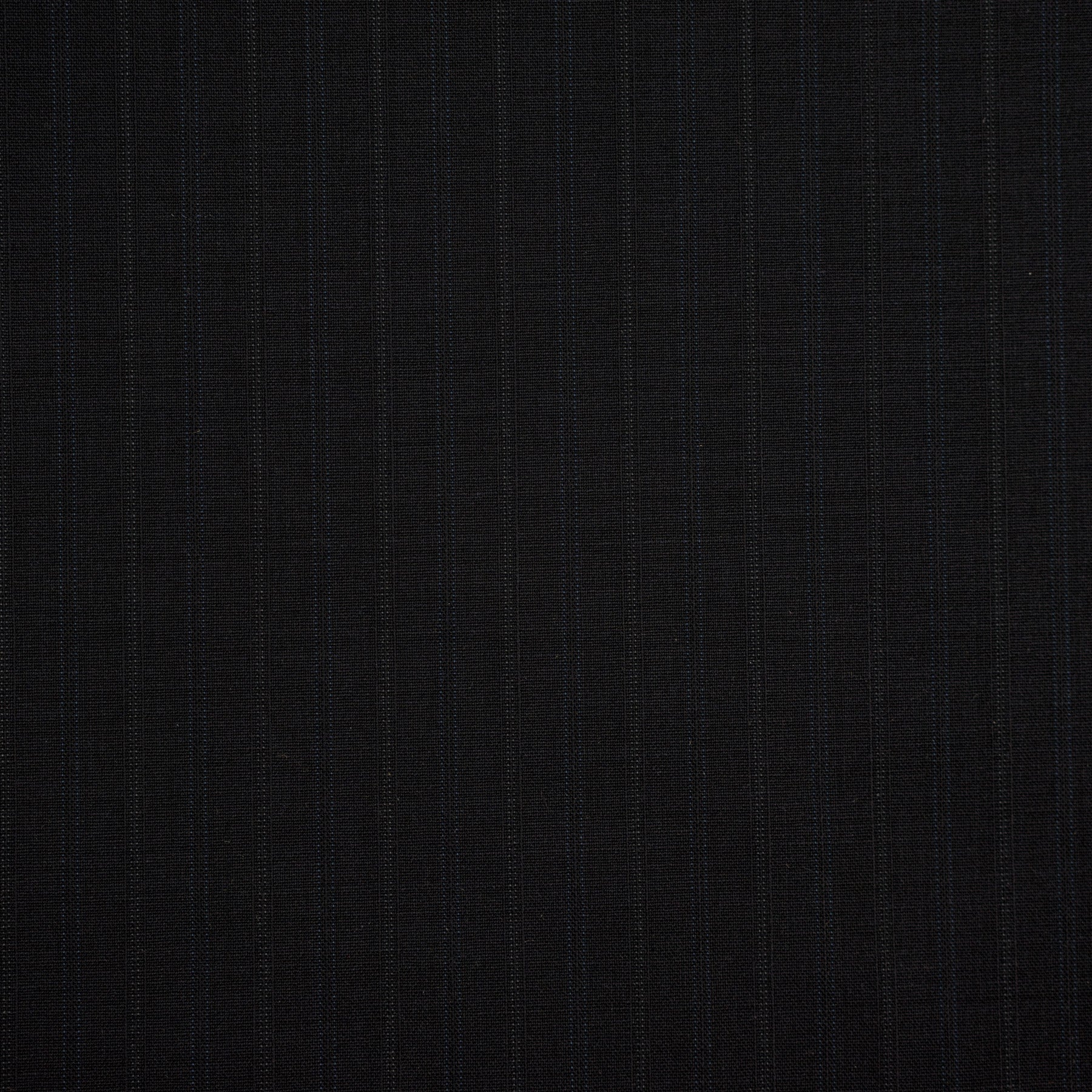 Stofa subtire fixa neagra cu dungi 100% polyester latime155 cm