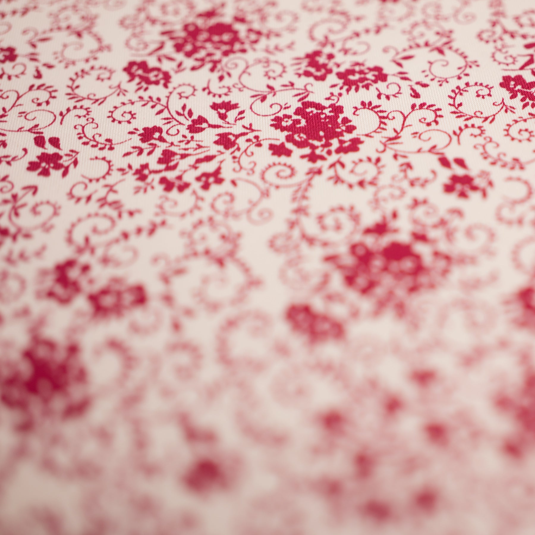 Bumbac fix ivoar cu imprimeu floral rosu latime 150 cm, 100% bumbac