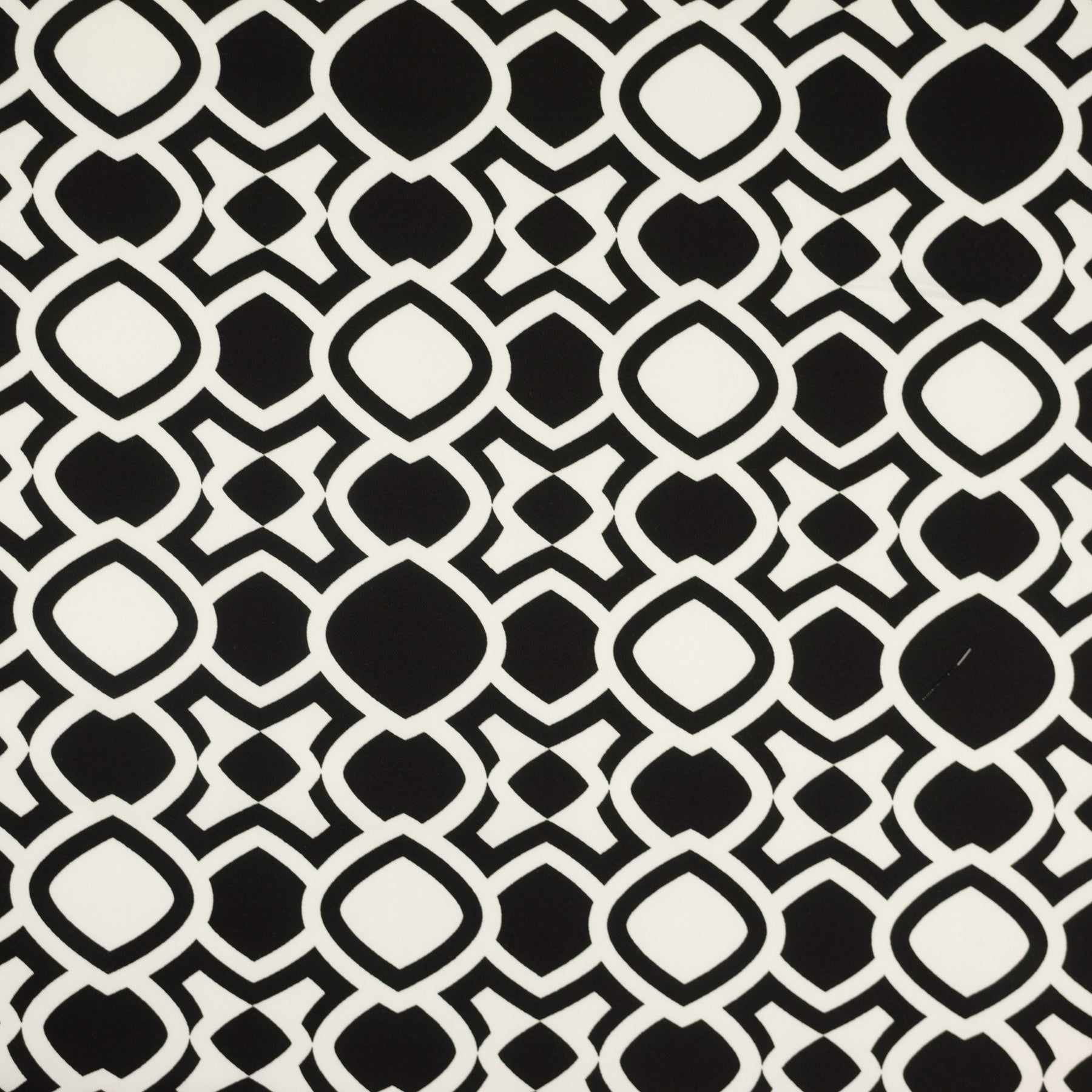 Viscoza alb/negru cu model geometric 100%VI 142/142 cm