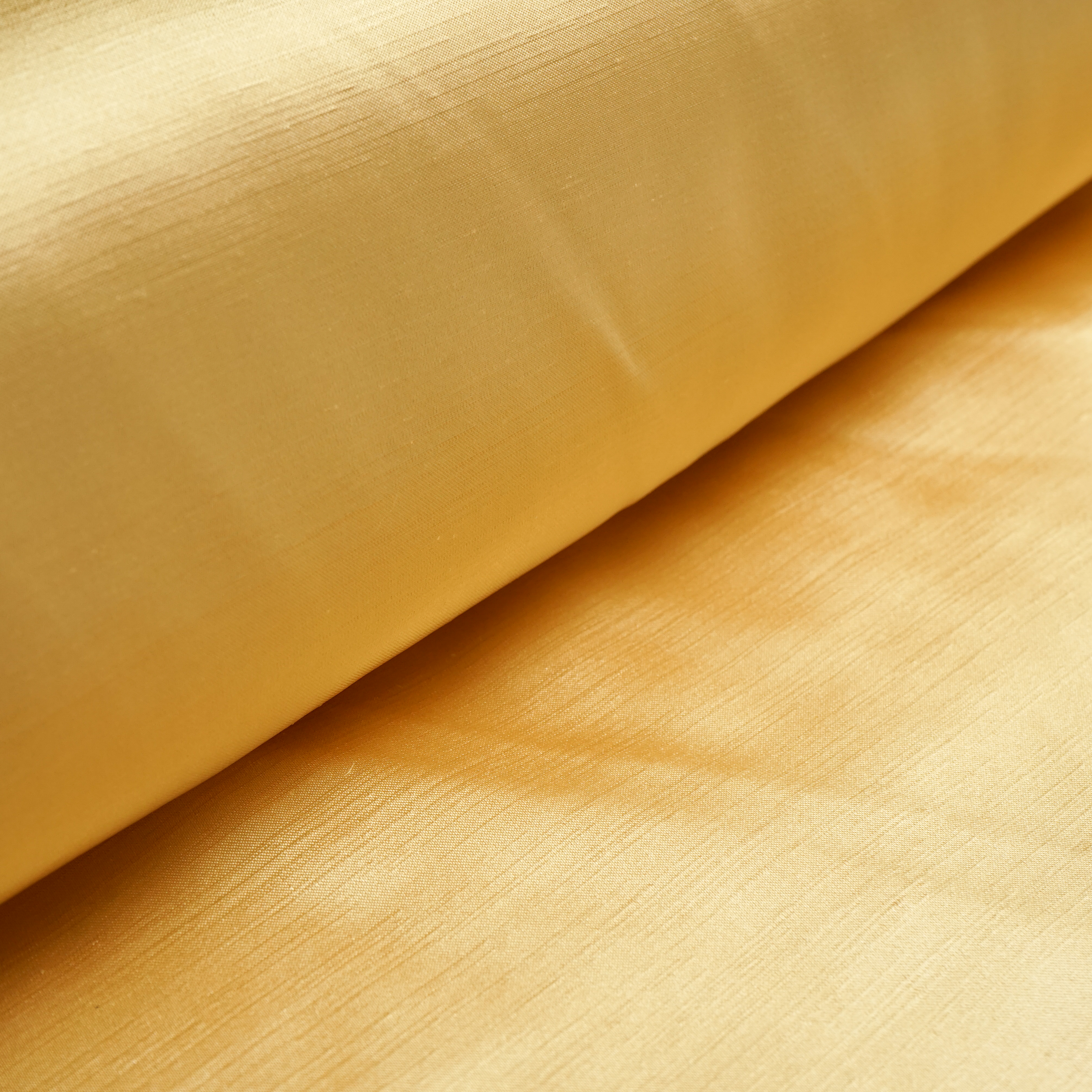 Draperie satinata aurie inaltime 280 cm
