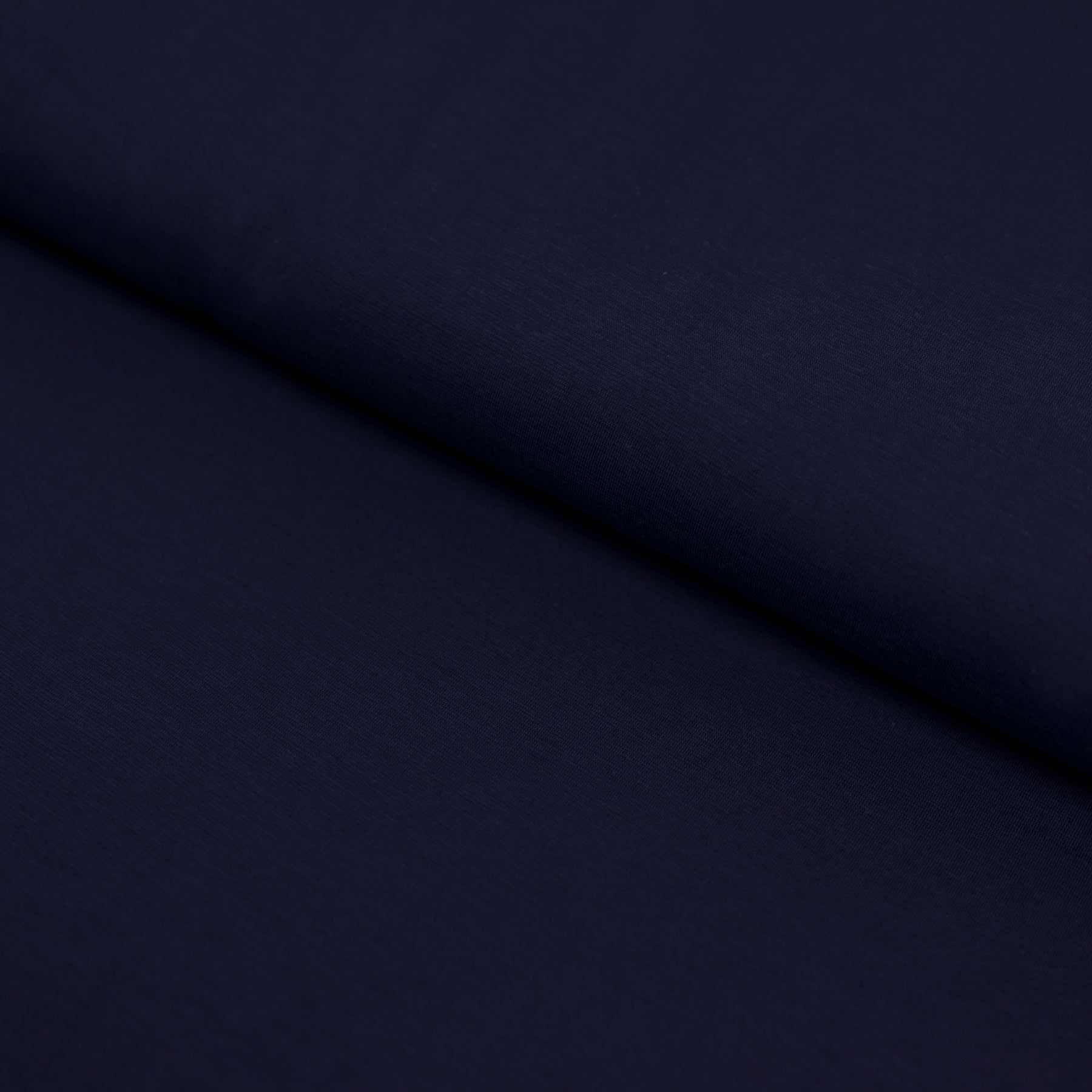 Bumbac subtire cu elastan culoare albastru violet latime 135 cm 95% bumbac 5% elastan