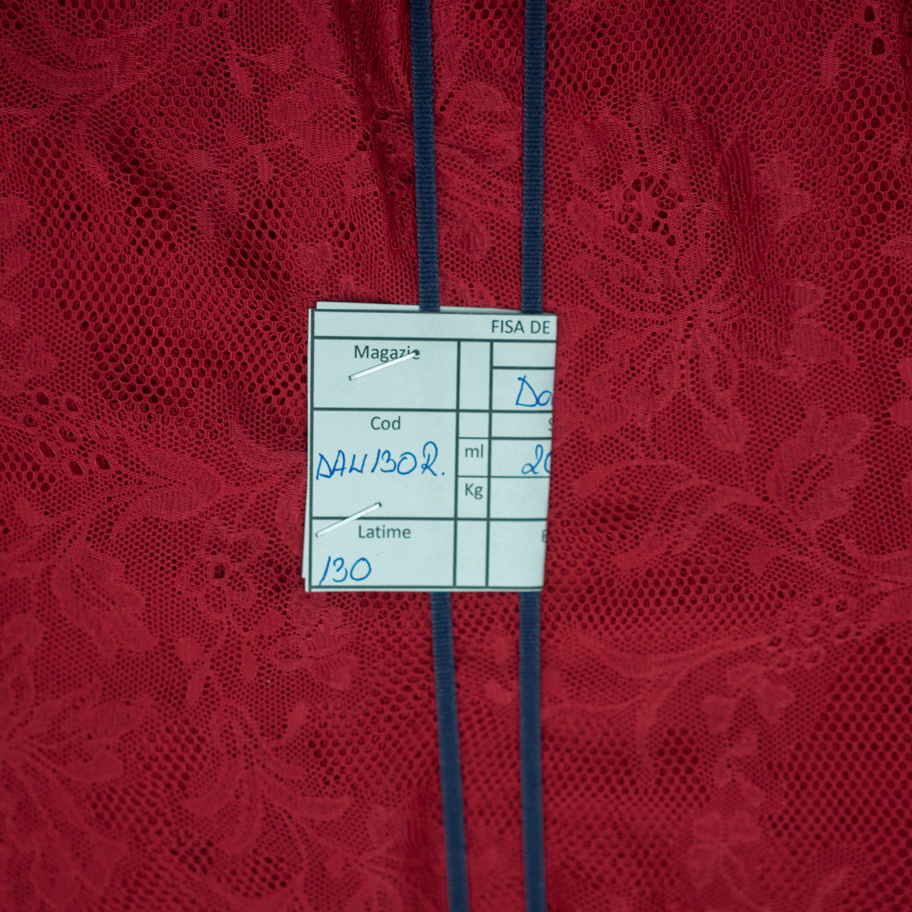 Dantela/tul rosu cu flori brodate 130 cm latime