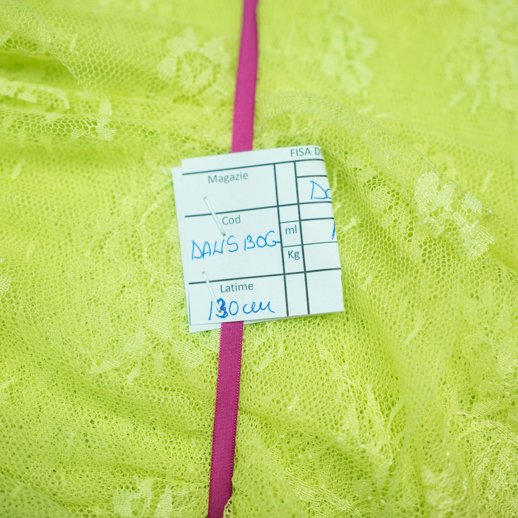 Dantela/tul subtire galben/lime 130 cm latime