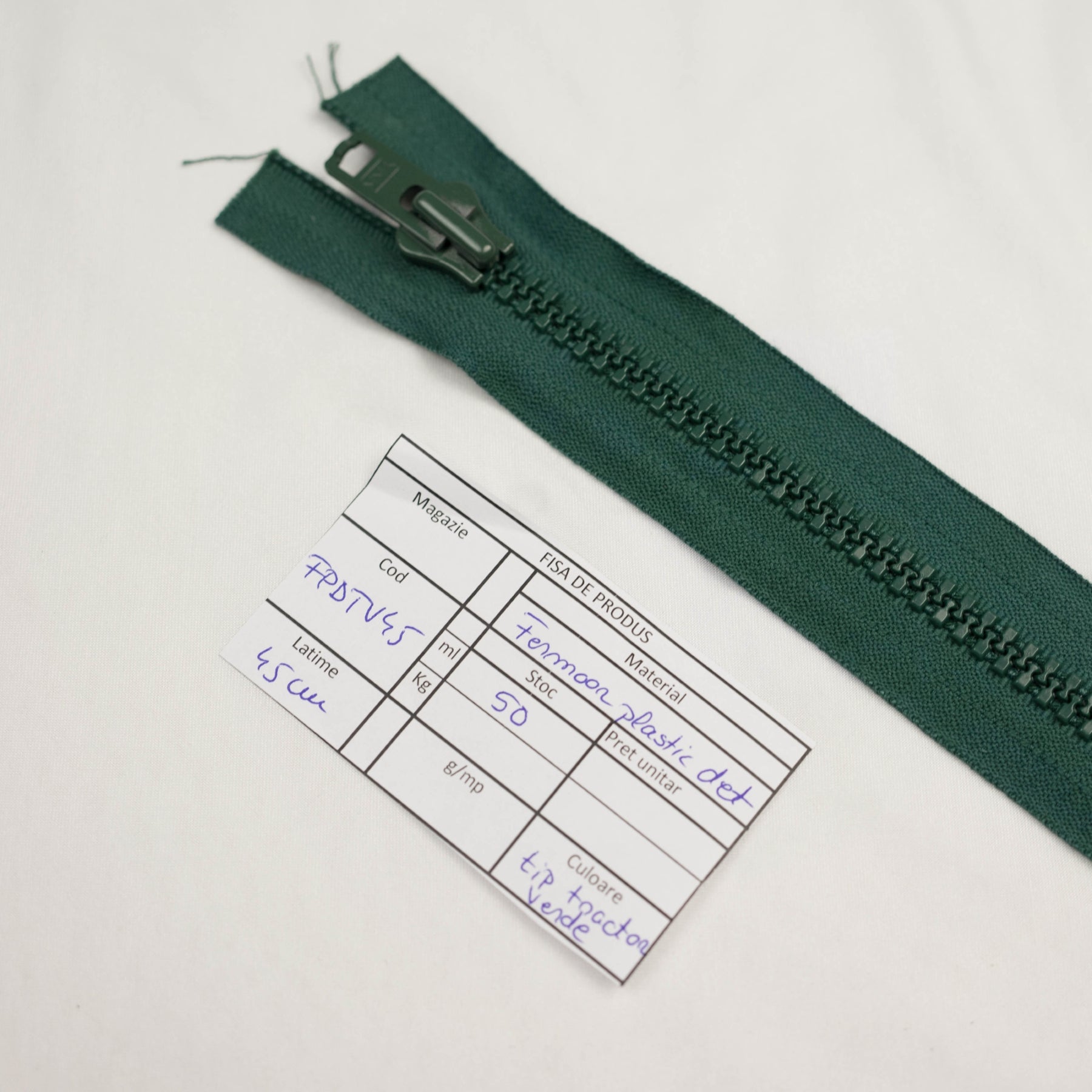Fermoar plastic detasabil injectat spira 5mm lungime 45 cm culoare verde 25 buc/pachet