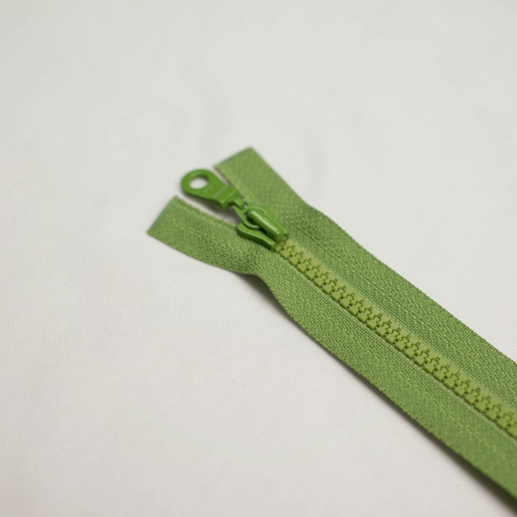 Fermoar plastic detasabil injectat spira 3 mm lungime 24 cm culoare verde 25 buc/pachet