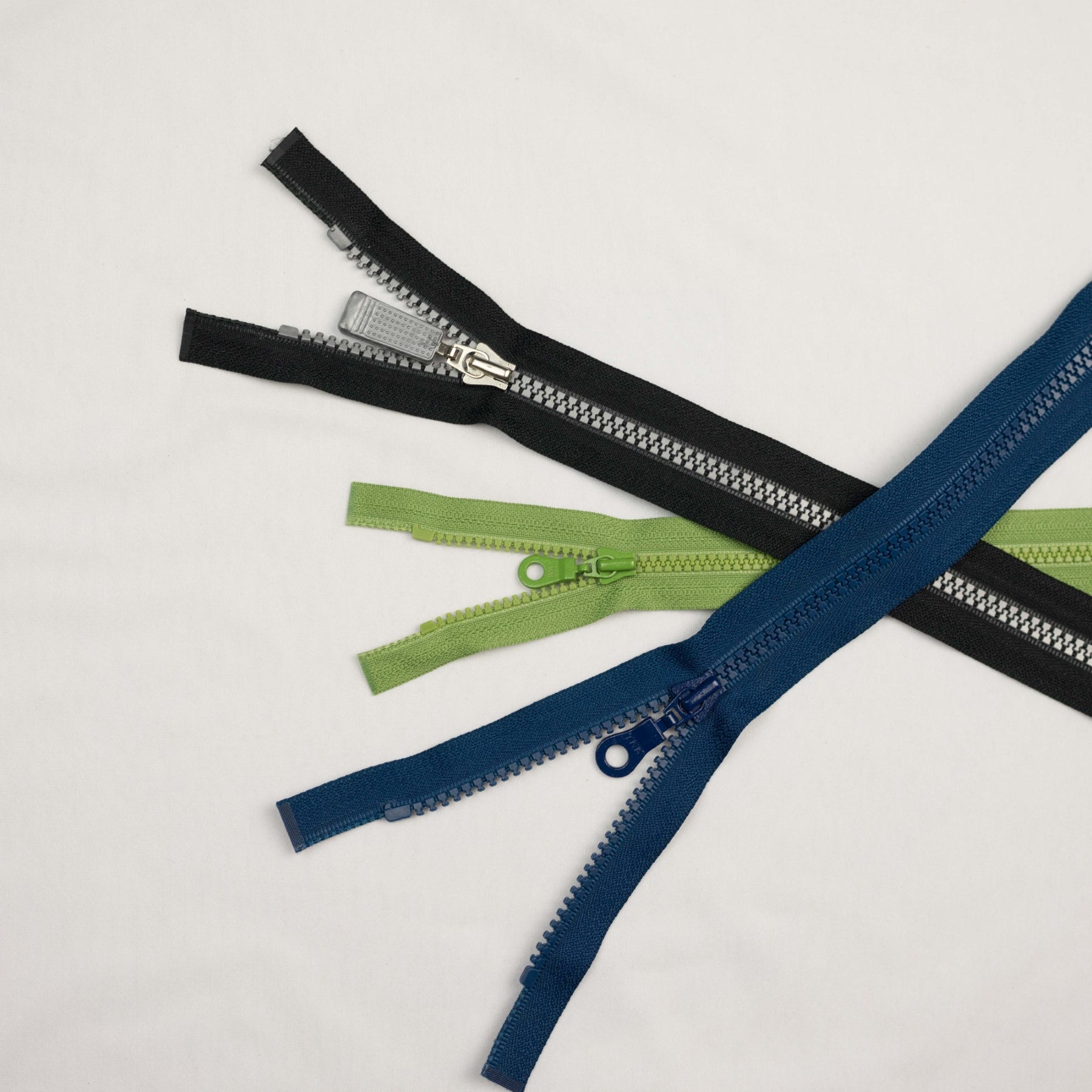 Fermoar plastic detasabil injectat spira 5mm lungime 46 cm culoare petrol 25 buc/pachet