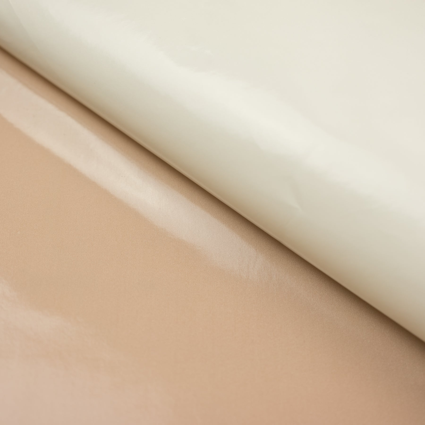 Latex subtire culoare bej/nude latime 150 cm 100% polyester