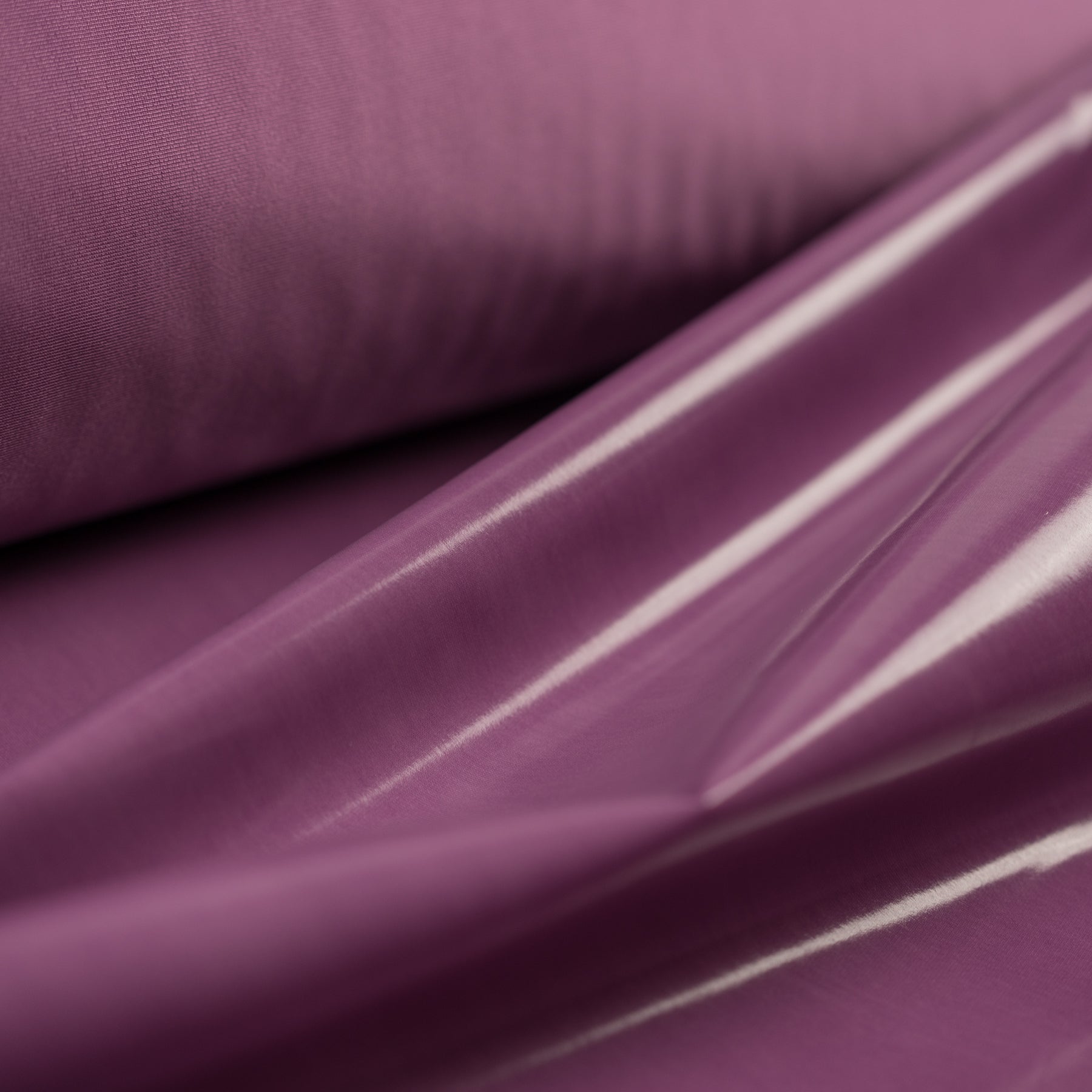 Latex culoare mov latime 150 cm 100% polyester