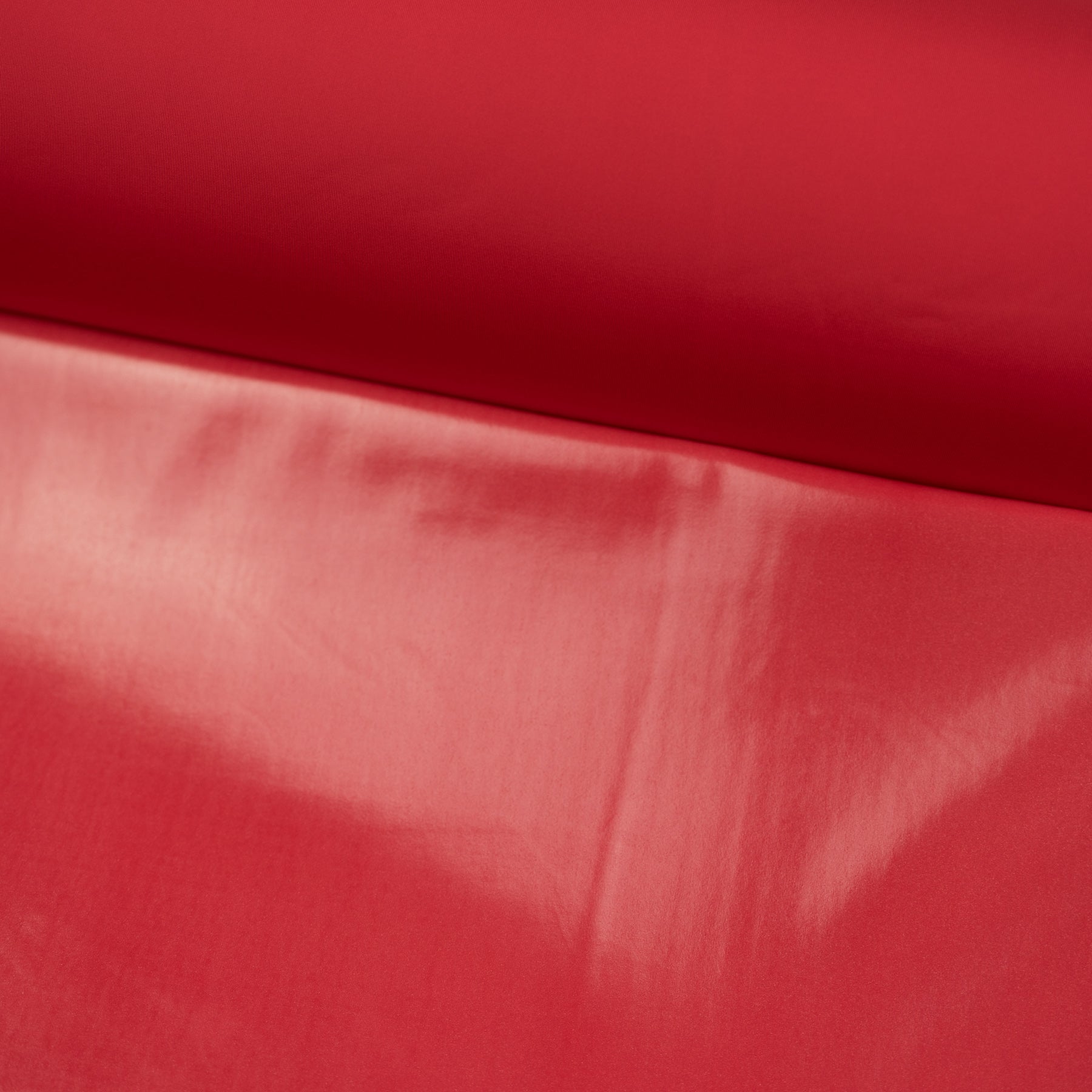 Latex subtire culoare rosu latime 135 cm 100% polyester