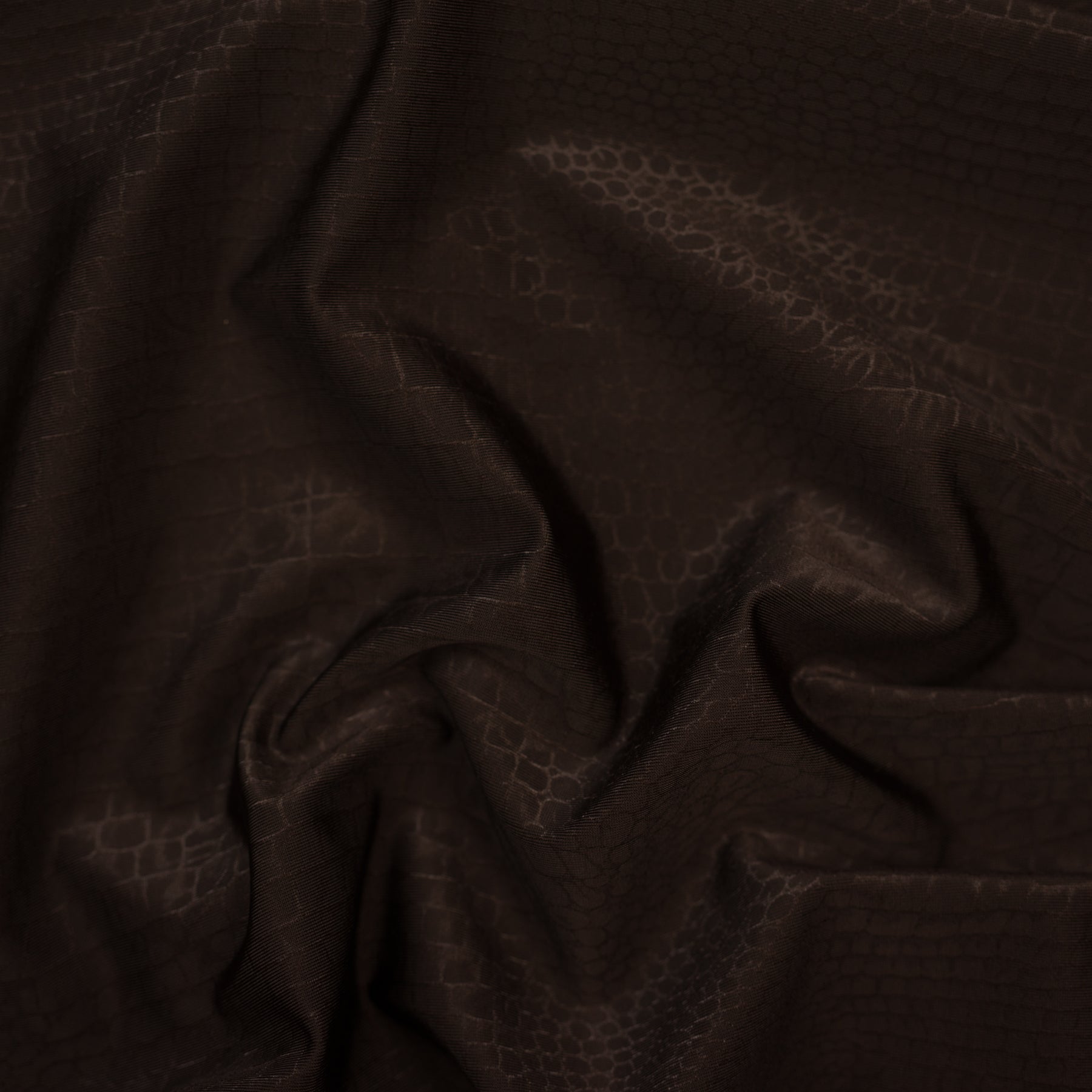 Lycra maro inchis cu model elegant 170 cm latime