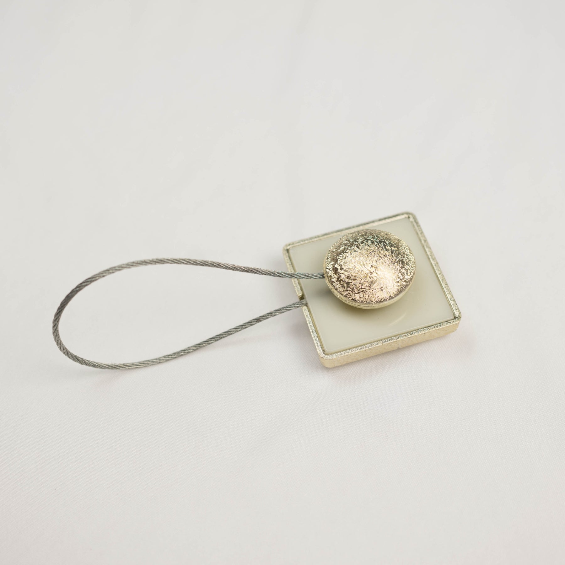 Magnet de perdea forma patrat auriu 4 cm