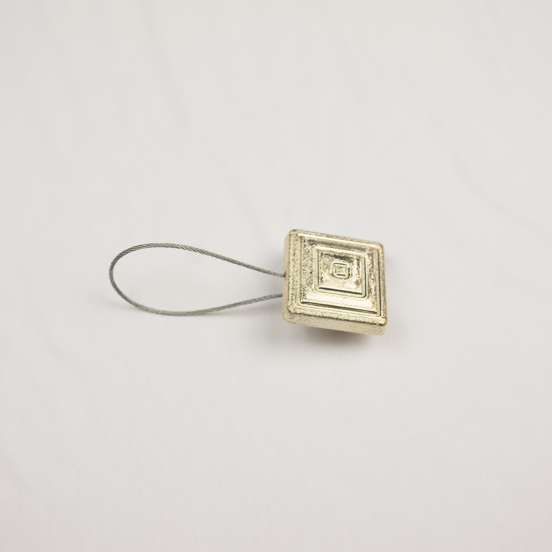 Magnet de perdea forma patrat auriu 4 cm