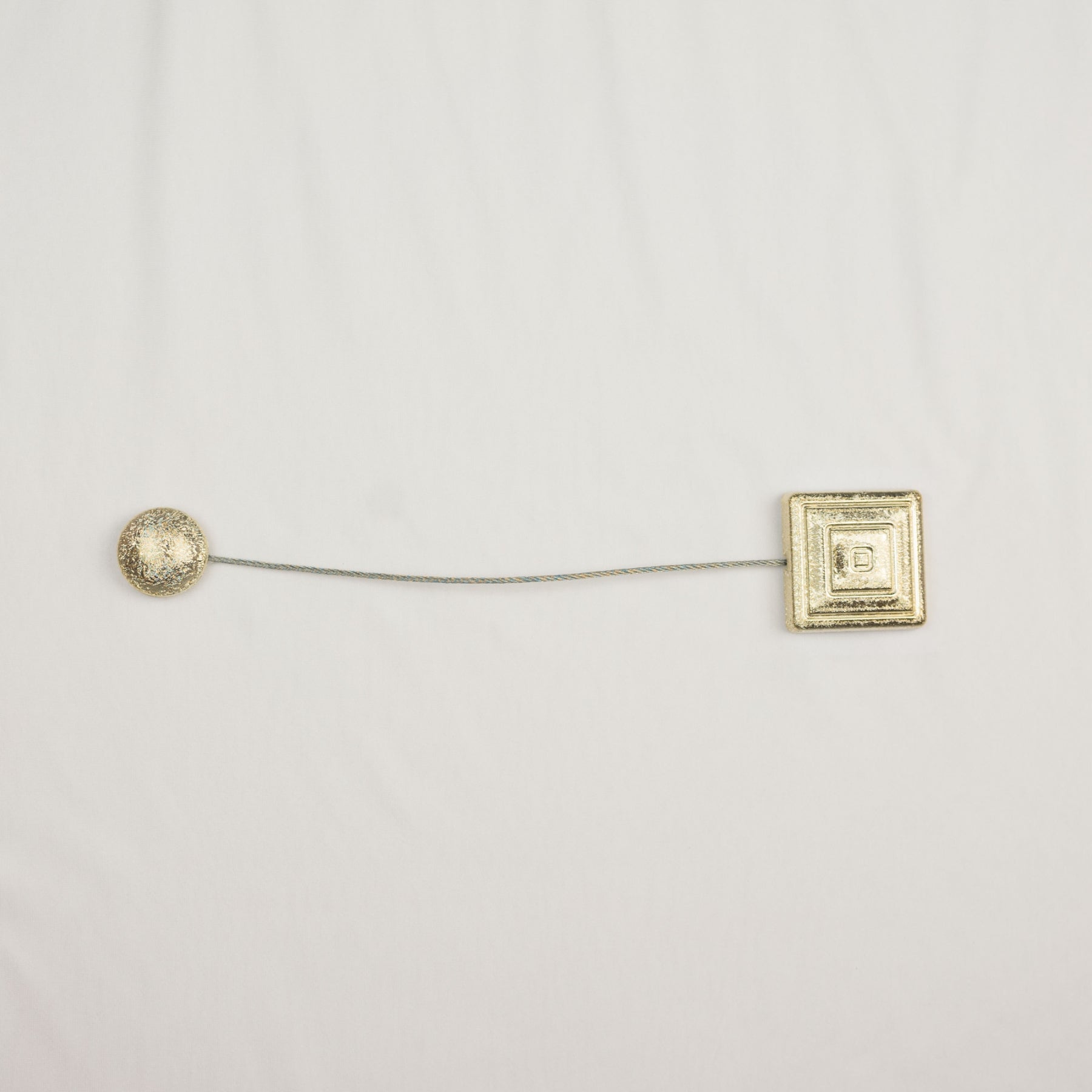 Magnet de perdea forma patrat auriu 4 cm