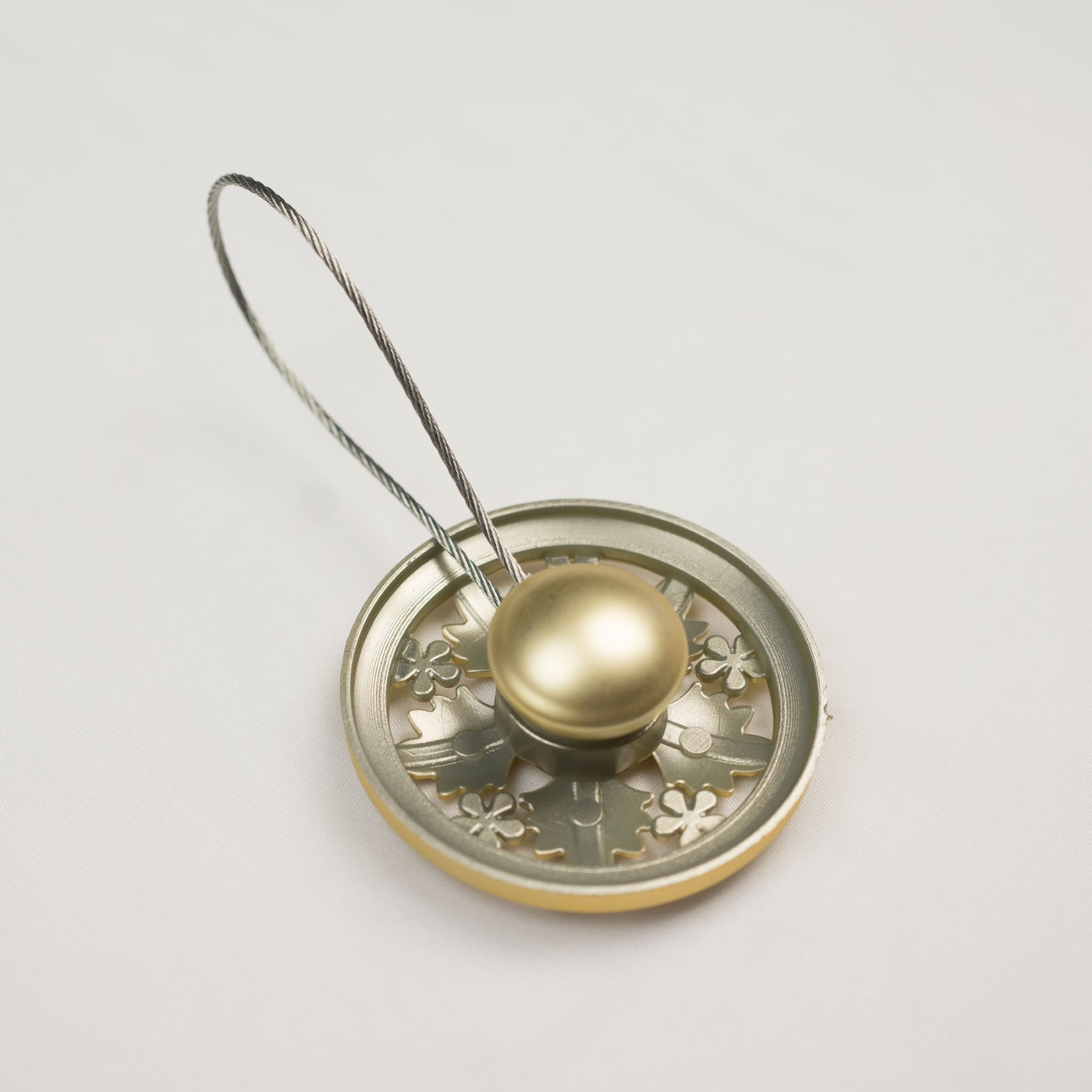 Magnet de perdea