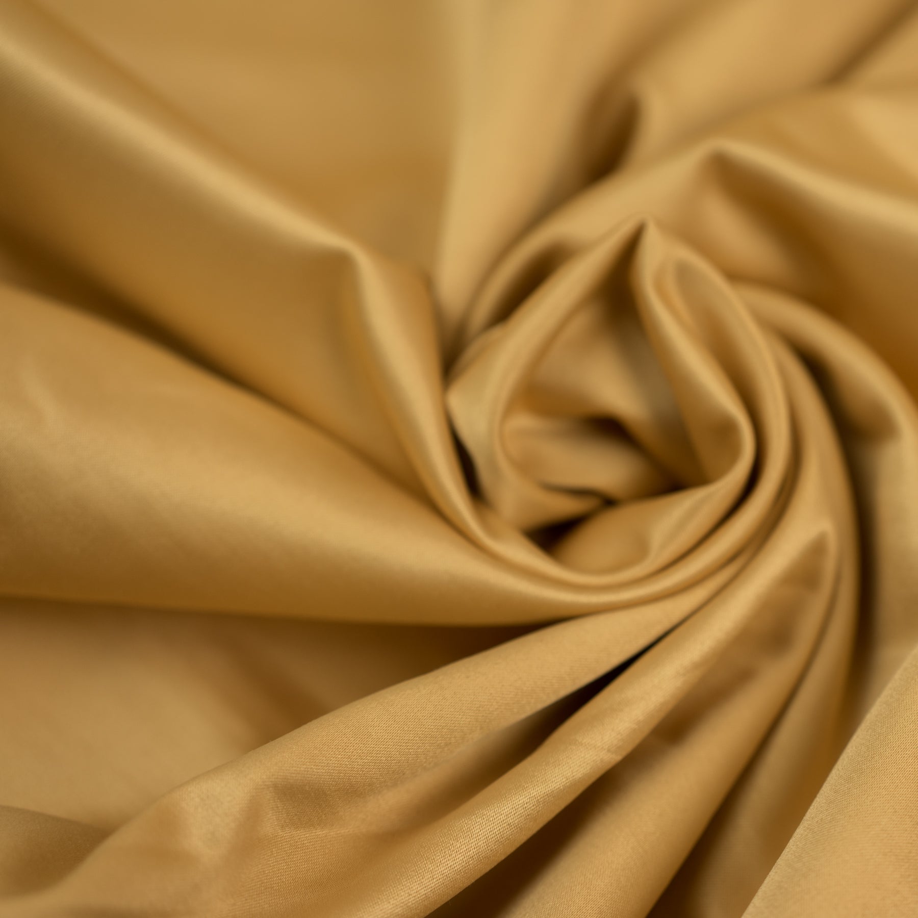 Satin usor elastic culoare caramel latime 150 cm 95% polyester 5% elastan