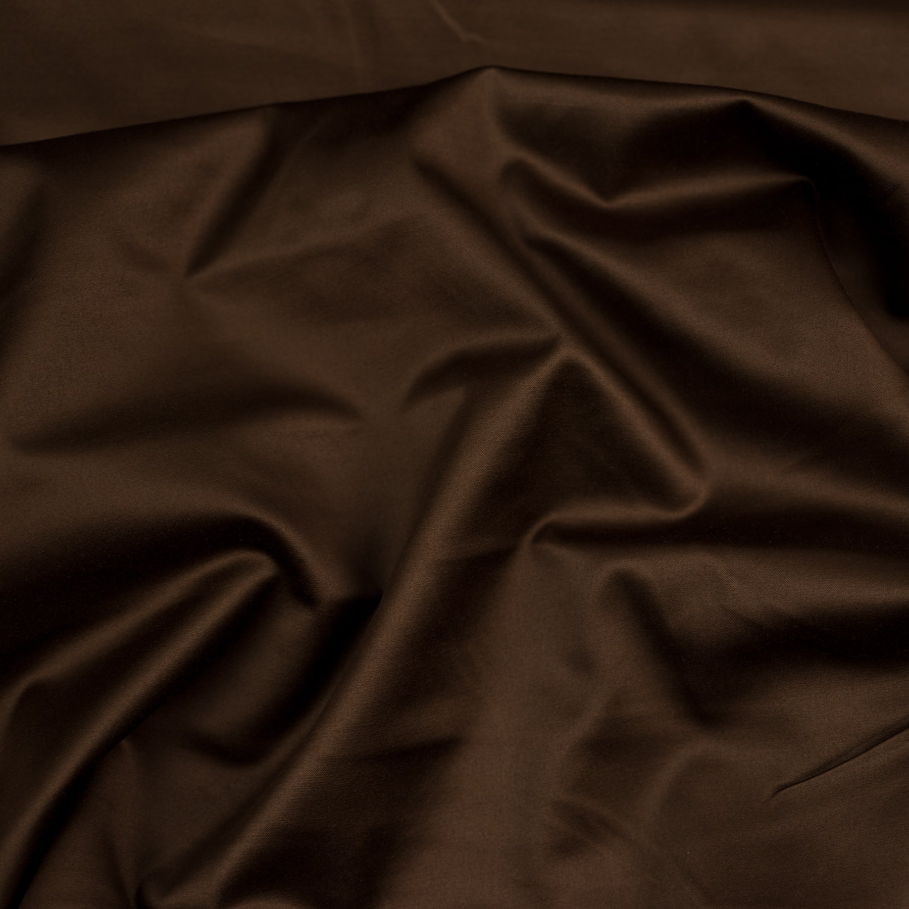 Satin usor elastic culoare maro ciocolatiu latime 150 cm 95% polyester 5% elastan