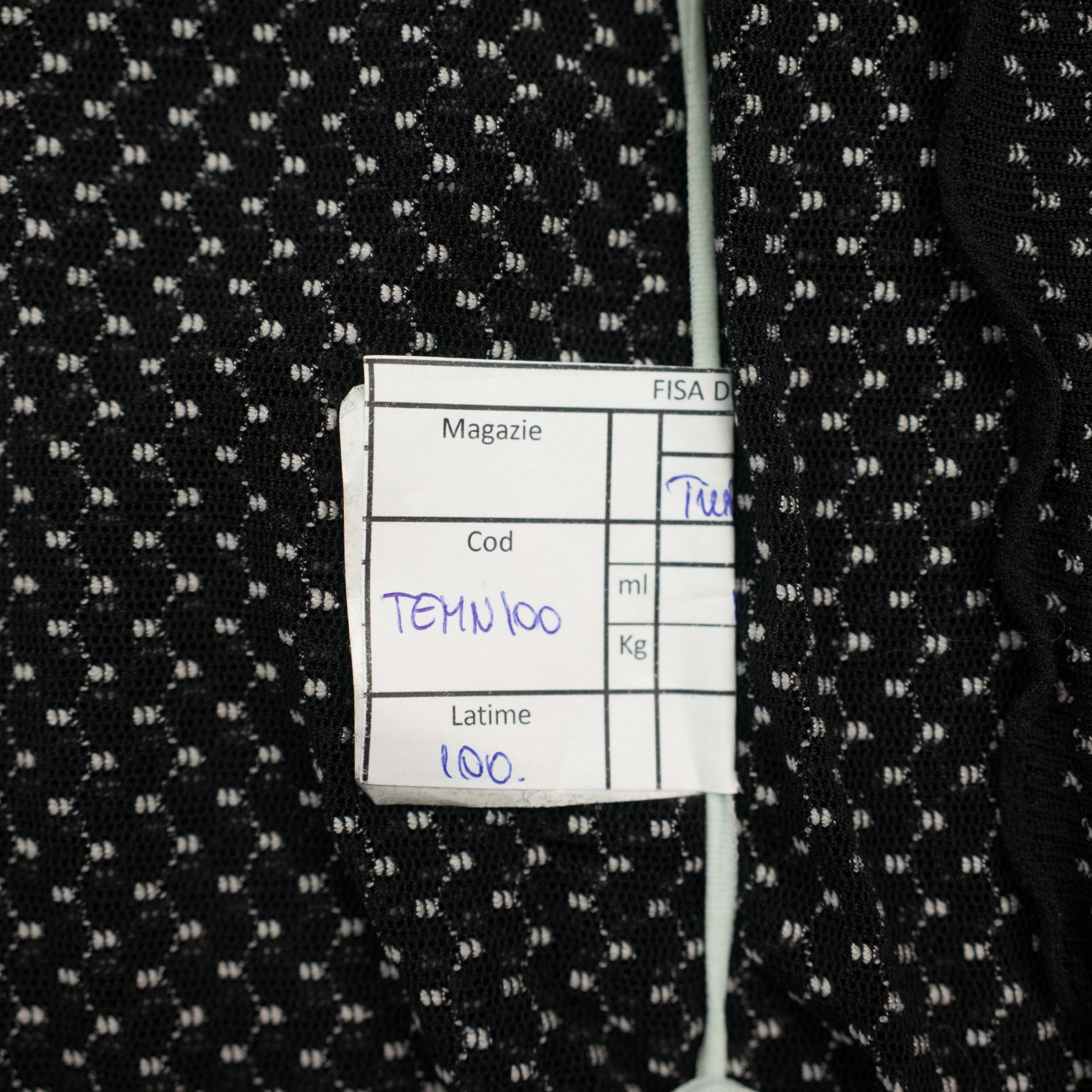 Tul negru cu model alb latime 100 cm