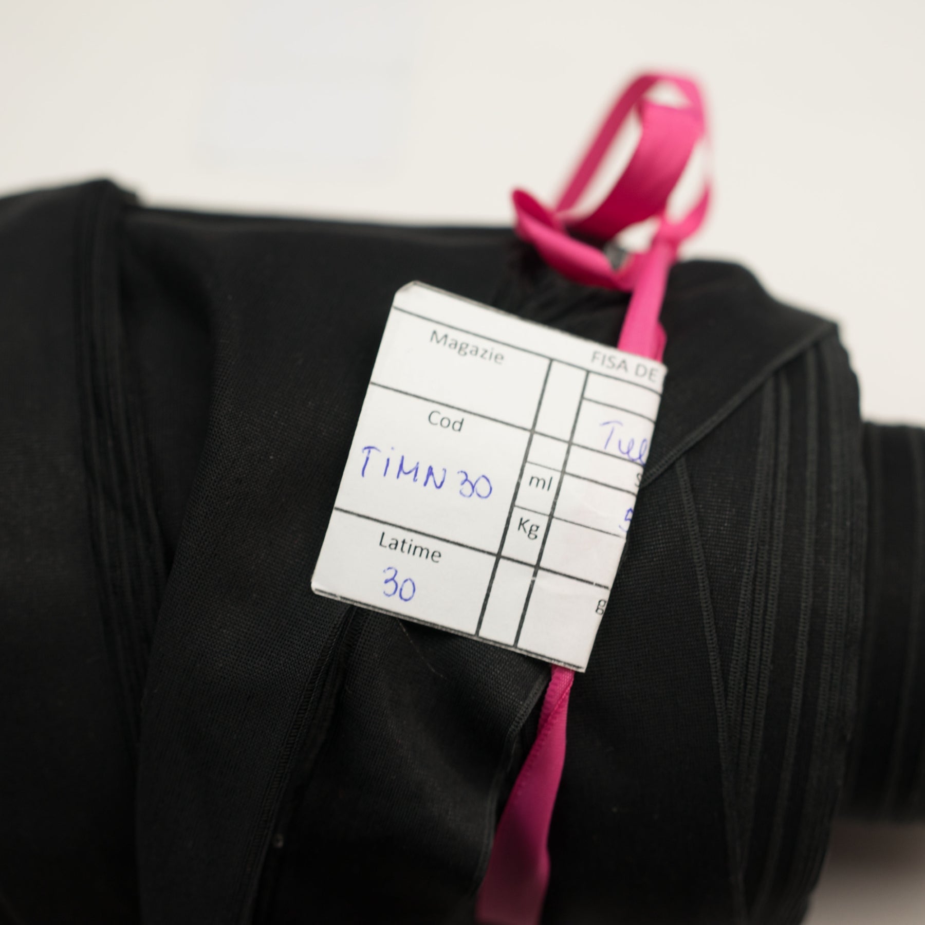 Tul elastic negru cu model la margini latime 30 cm