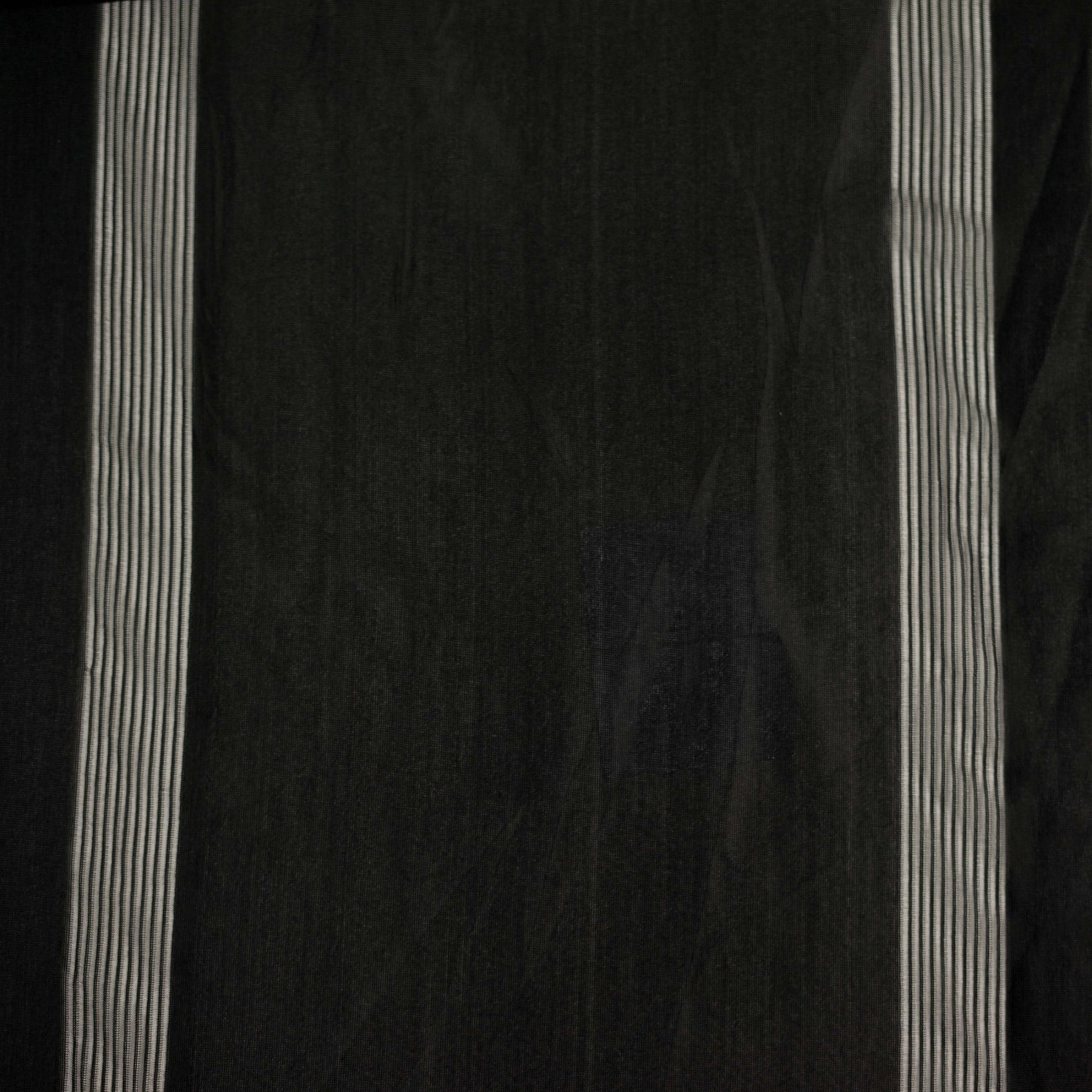 Tul elastic negru cu model la margini latime 30 cm