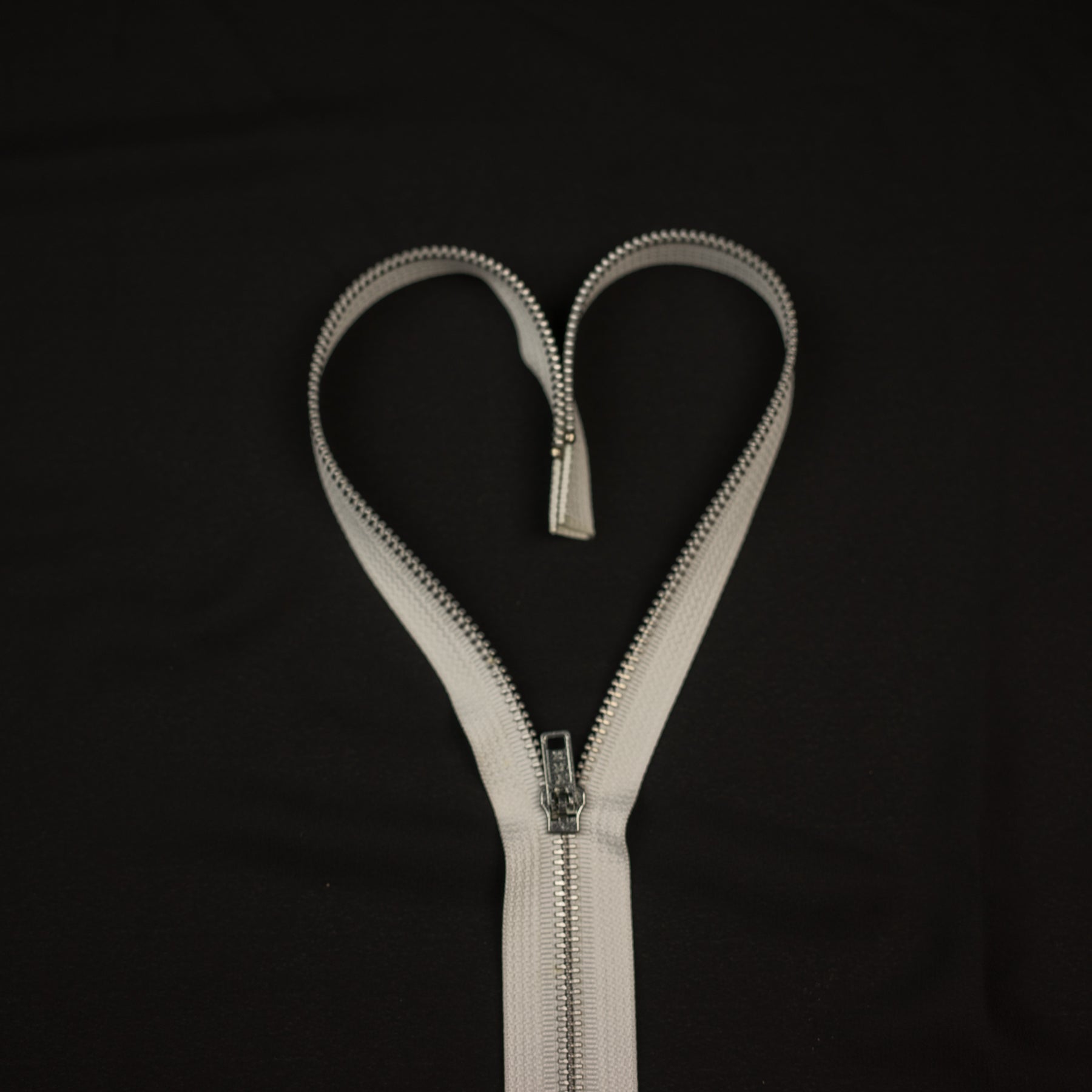 Fermoar metalic detasabil lungime 50 cm spira 5 mm culoare alb/ivoar